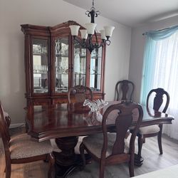 Dining Table & Hutch