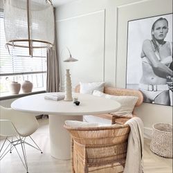 Perfect Small Space Dining Table (DELIVERY AVAILABLE)