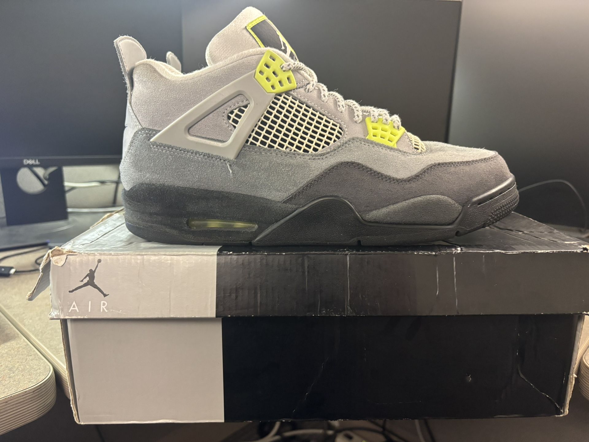 Jordan 4 SE Neon 95 sz 11