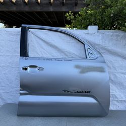 2016 2017 2018 2019 2020 2021 2022 2023 TOYOTA TACOMA RIGHT FRONT DOOR OEM USED