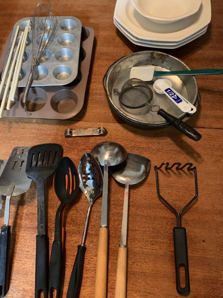 Random Kitchen Utinsels And Bbq Tools.
