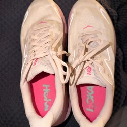 Hokas