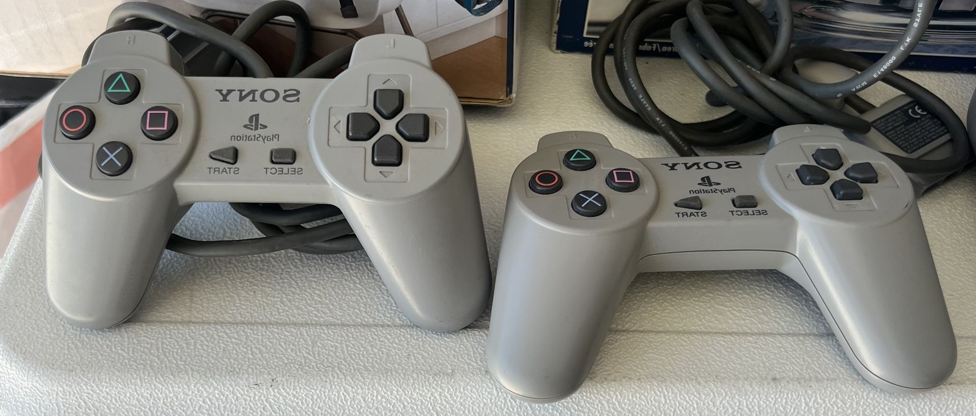 2-PLAYSTATION PS1 CONTROLLER
