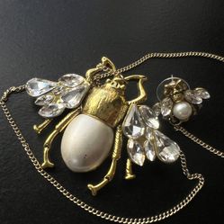 Zircon bee brooch