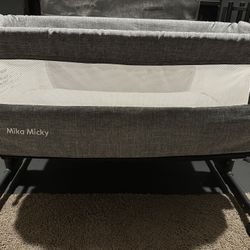 Mika Mickey Bassinet 