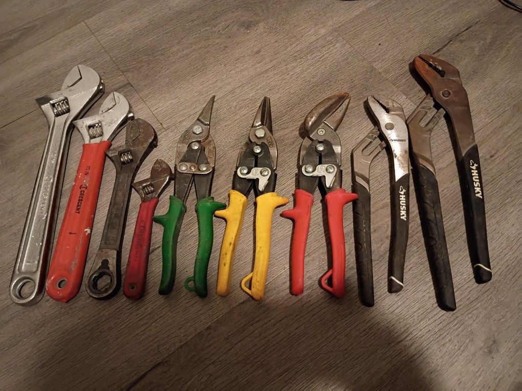 Crescent Adjustable Wrench Set + Wiss Snips and Husky Pliers 