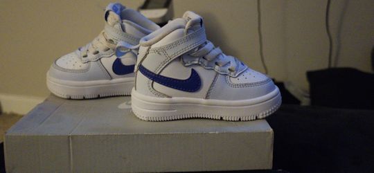 RARE Easy On TODDLER Nike Shoes
