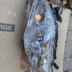 Toyota Corolla 11-13 Headlight