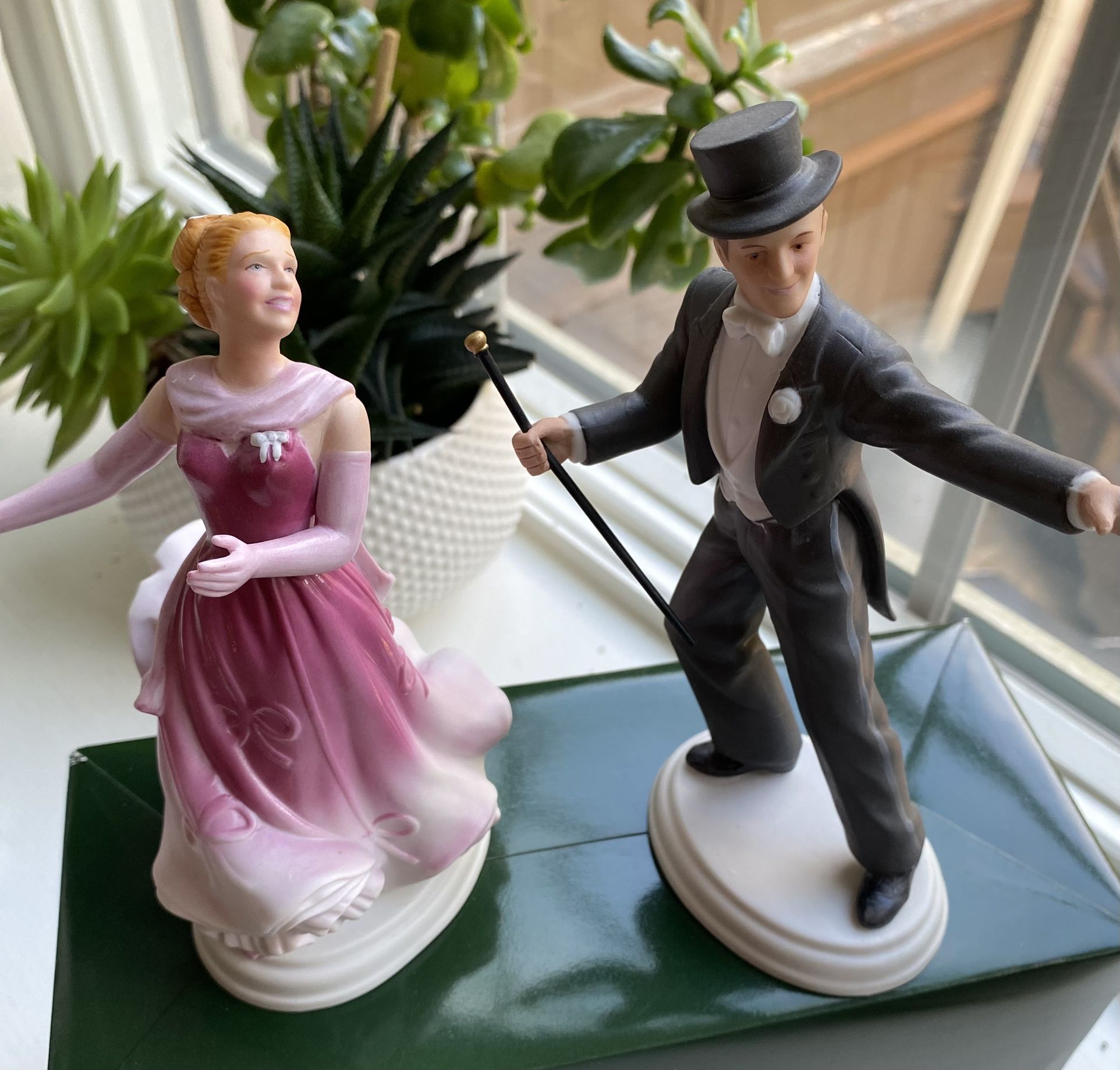 Avon Collectibles Fred Staire And Ginger Rogers
