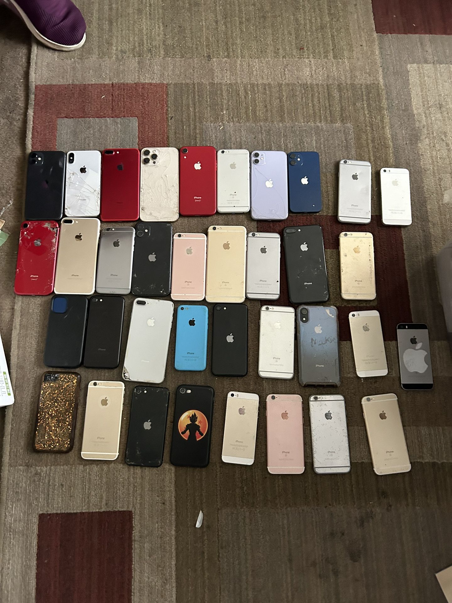 Lot Of 34 iPhones $400 OBO If You Purchase Today