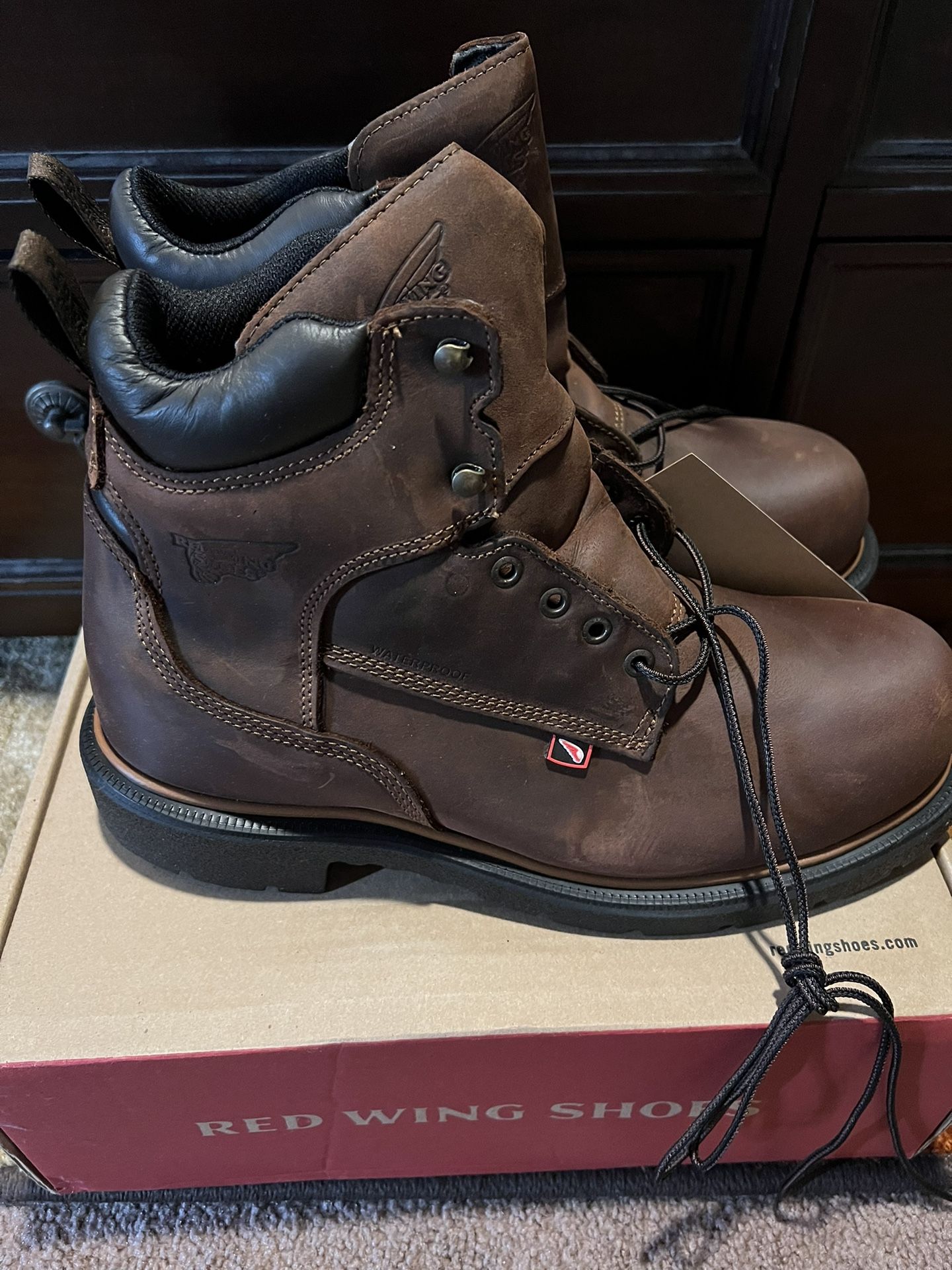 Red Wing DYNAFORCE® MEN'S 6-INCH WATERPROOF SAFETY TOE BOOT -4215