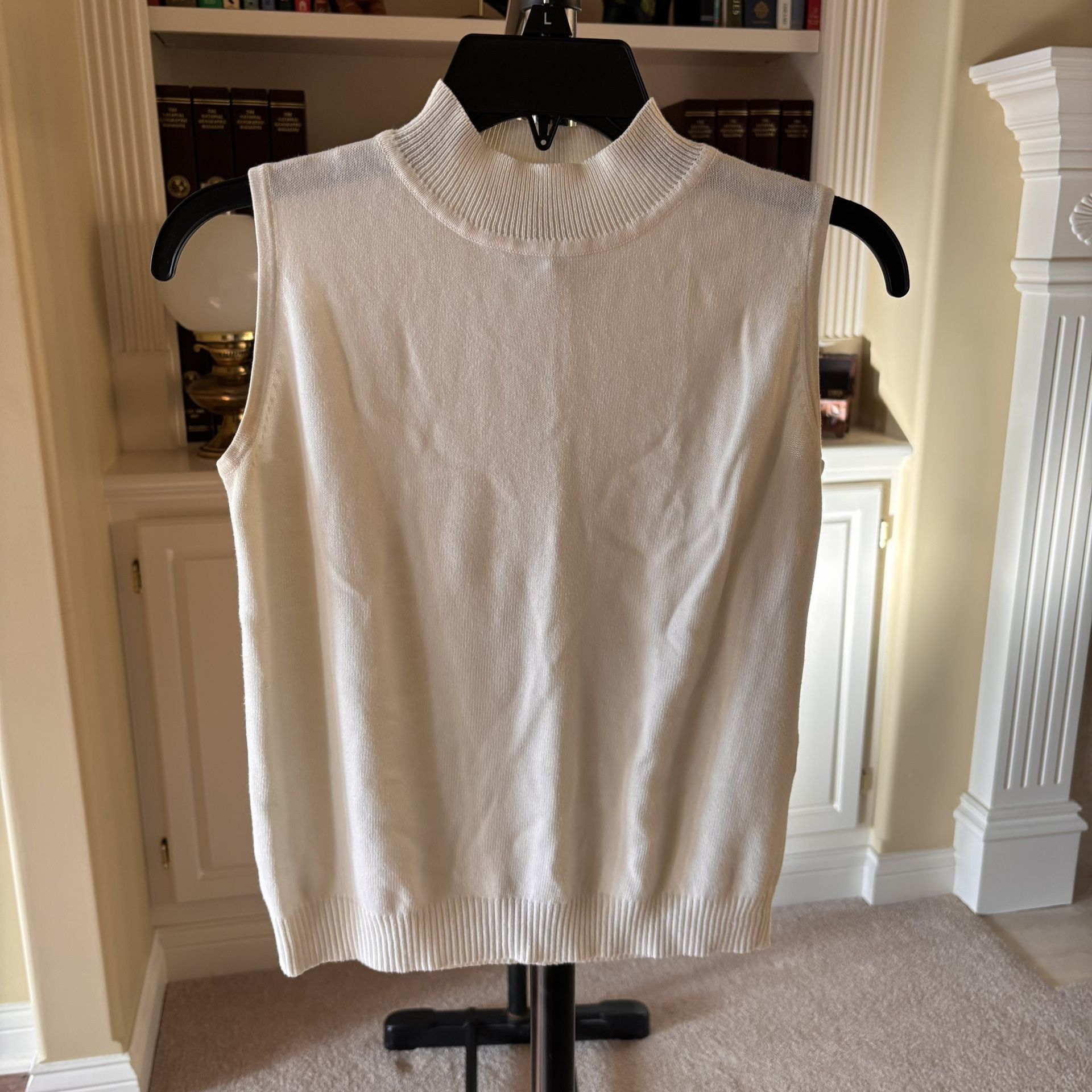 Casual Corner & Co Women's sleeveless mock neck sweater