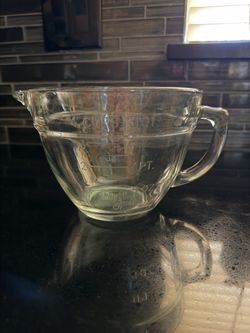Pampered Chef measuring cup