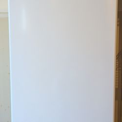 6 cu ft Frigidaire upright freezer