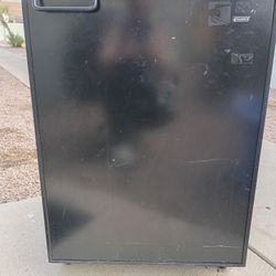 Mini fridge