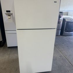 Hotpoint top bottom refrigerator apartment size can deliver
