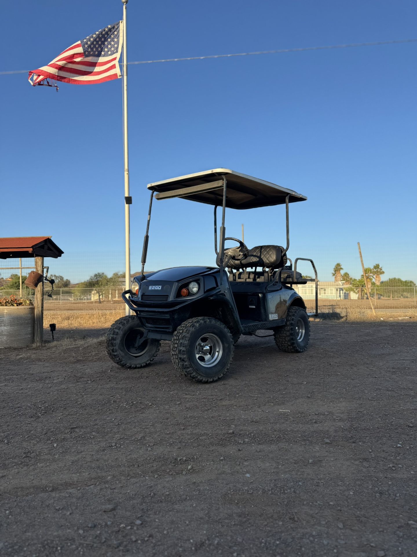 2017 “ELECTRIC” ez-go golfcart *LIFTED*