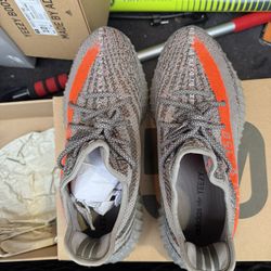 🔥 Yeezy 350 V2 Belugas (Reflective) - Size 11 Men 🔥