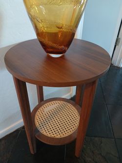 Cute Mid Century Look Side Table only 22" inch tall,  cute accent decor side table 22" tall