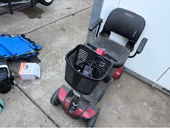 Electric chair - Bleacher chairs - Golf set