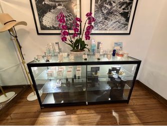 Glass Display Cabinet with Lighting – Like New