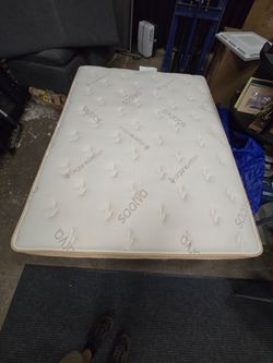Saatva classic plush queen mattress