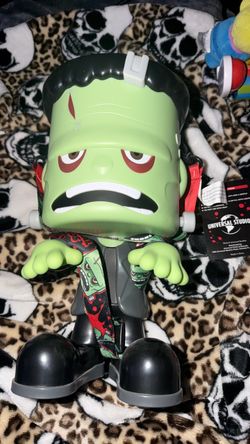 Frankenstein's Monster "Studio Screamers" popcorn bucket