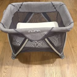 Nuna Sena Aire Travel Crib