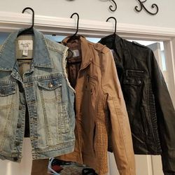 Junior / Womens Clothing