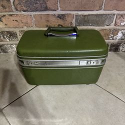 Vintage Samsonite Silhouette Train/Makeup Hard Case Avocado Green NO KEY