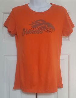 Denver Broncos NFL Team Apparel Womens M T-Shirt Orange 1st & Fashion Cotton