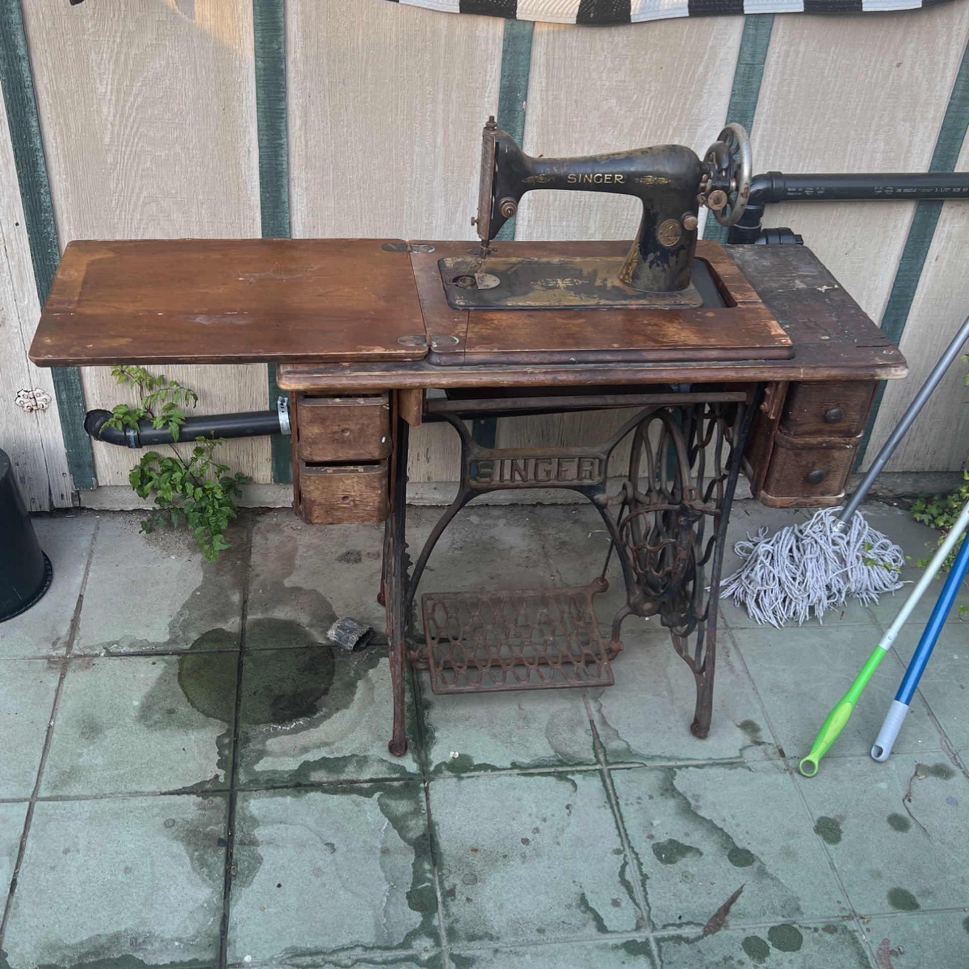 Used Singer Sewing Machine Early 1900s