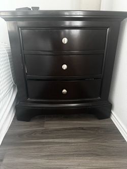 Nightstand (2)