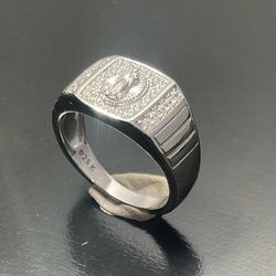 Size 9 sterling silver 925 Virgin Mary ring 