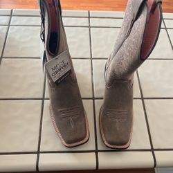 Ariat Women’s boots size 9.5 