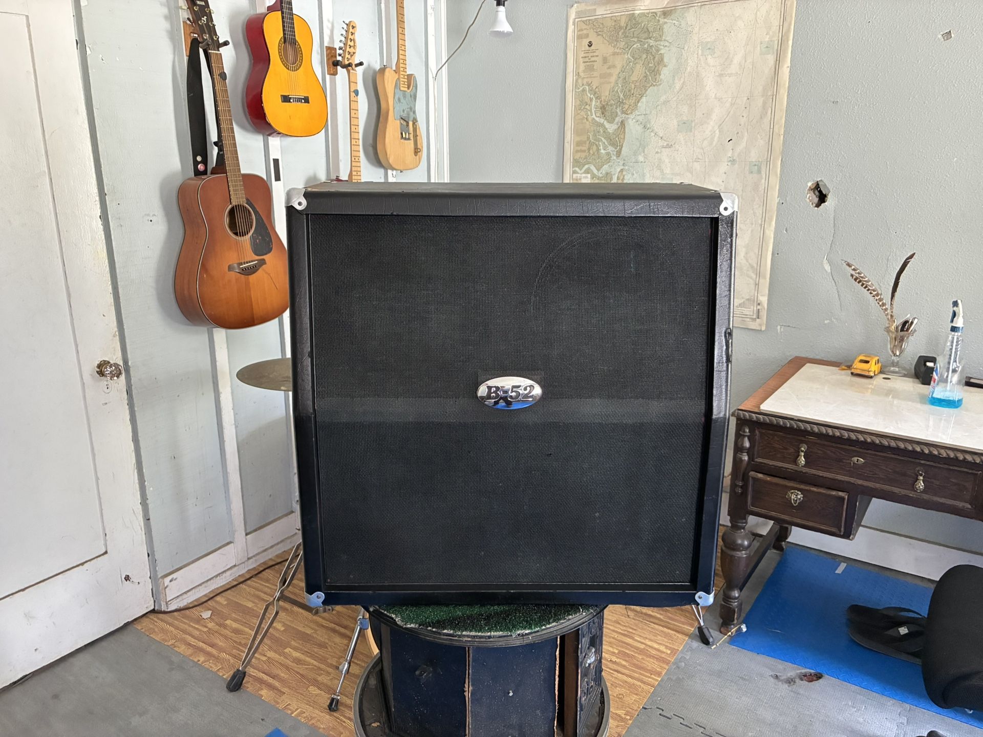 B-52 AT-412A 480W 4x12 Mono/Stereo Guitar Cabinet