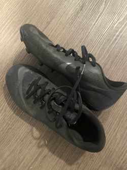 Youth Nike Soccer Cleats Size 4