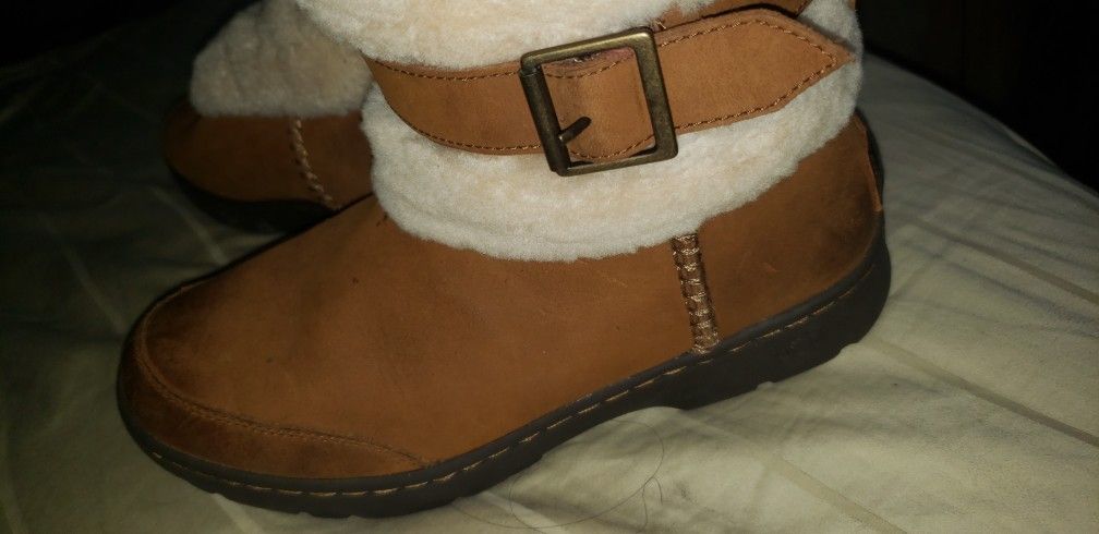 Ugg Boots Water Proof Winter boots Furry Size 7