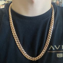 Rose Gold Cuban Link Chain 202g 1.15kwt 24”(length) 3/8”(width)