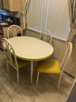 Retro Mid-Century Style 5-Piece Kitchen Dinette Set - Yellow & White