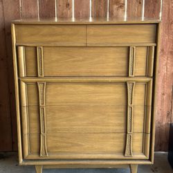Drexel "Pacer" mid-century style 5 drawer chest with woven handles