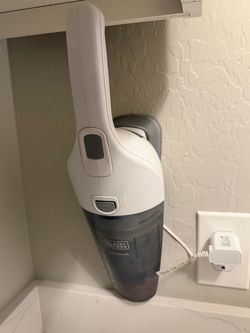 BLACK+DECKER Lithium Cordless Handheld Vacuum