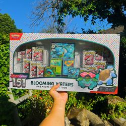 Pokemon - Blooming Waters Premium Collection