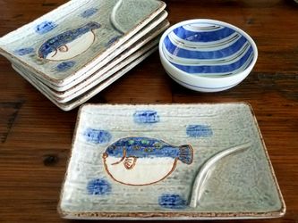 JAPANESE SUSHI PLATE SET WITH SOY SAUCE DISH