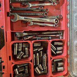 Milwaukee Pack out With Sockets 