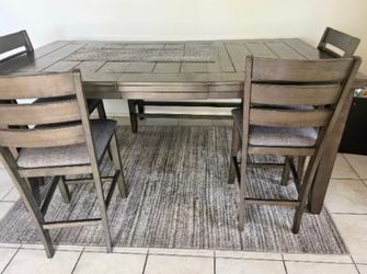 High chairs(4, with 1 bench) and dining room table as pictured