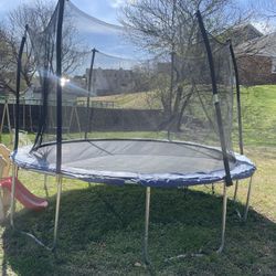 Trampoline 
