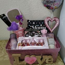 MOTHER'S DAY GIFT BASKET. ( PICK UP IN MODESTO)