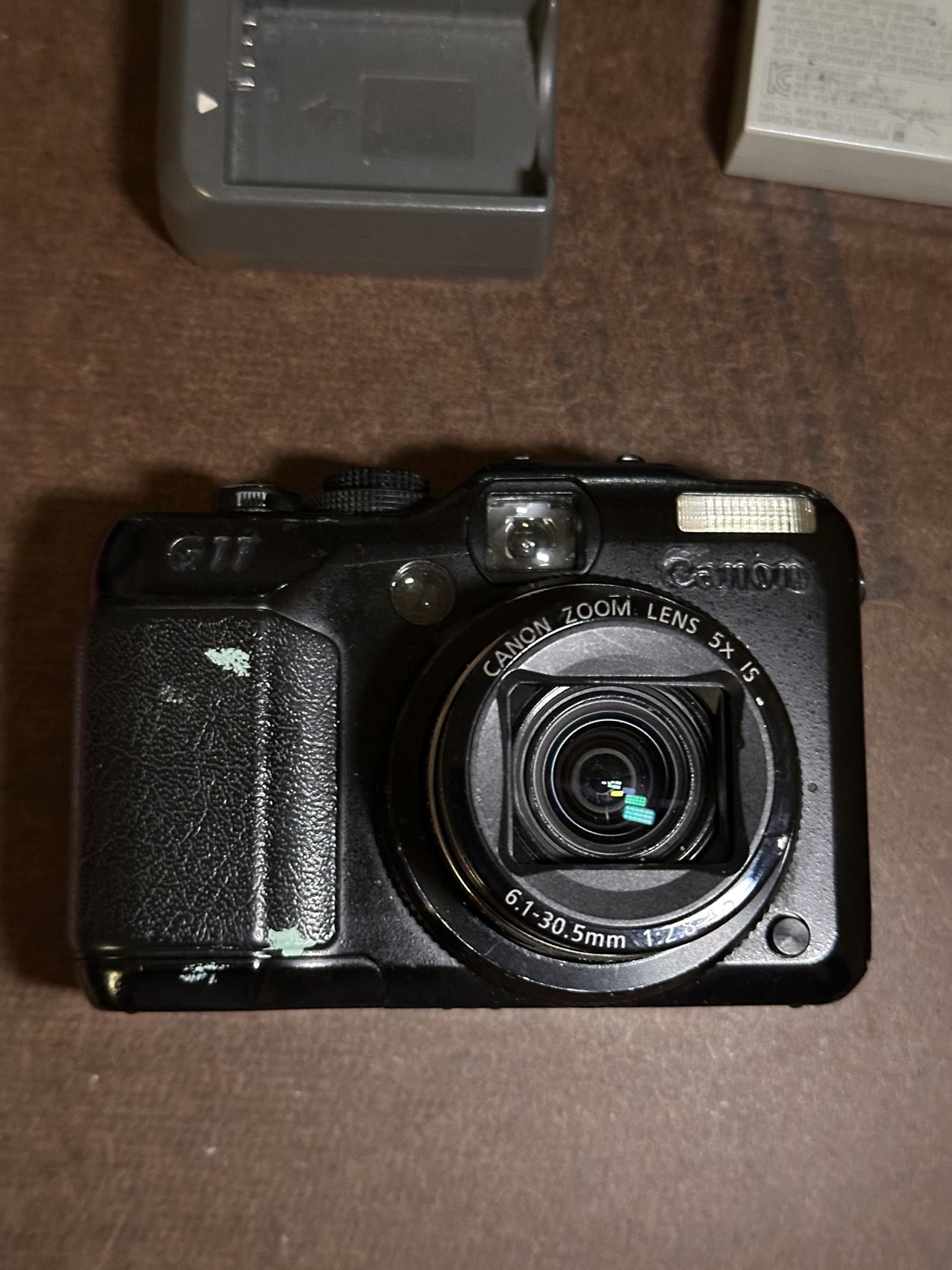 Canon G11 With 4 Extra Batteries Camera Point And Shoot Raw 