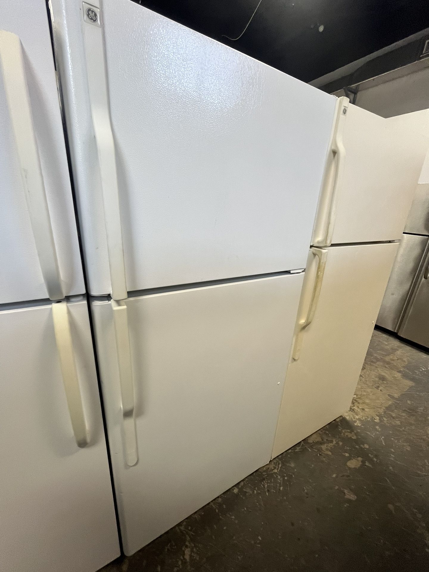 Refrigerator GE 30”